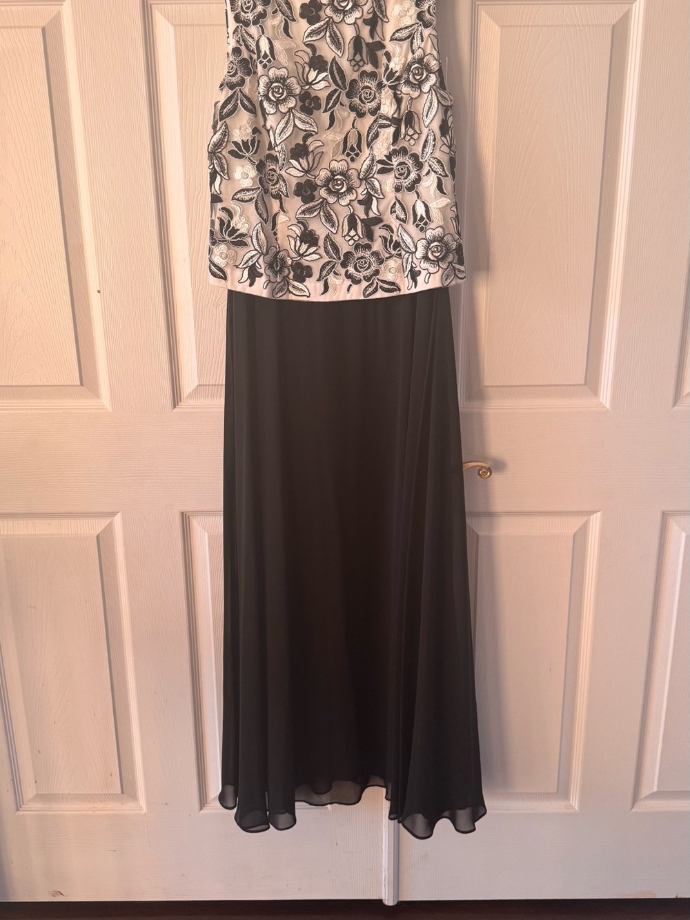 Alex Evenings Black and White Floral Evening Gown